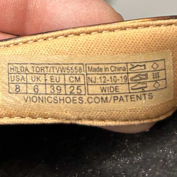 Vionic Hilda tortoise thong comfort sandals. Size 8 - Picture 6 of 6